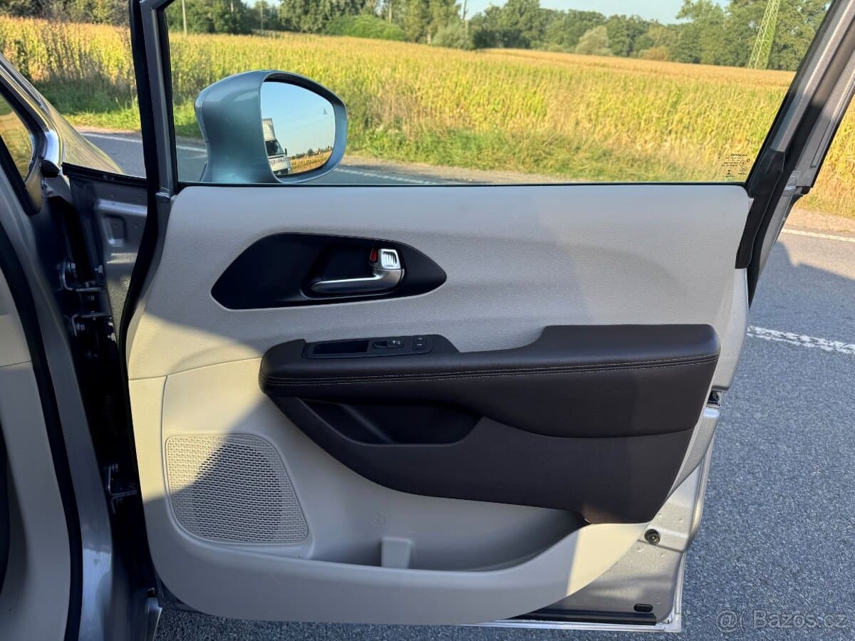 2020 Chrysler PACIFICA - 11