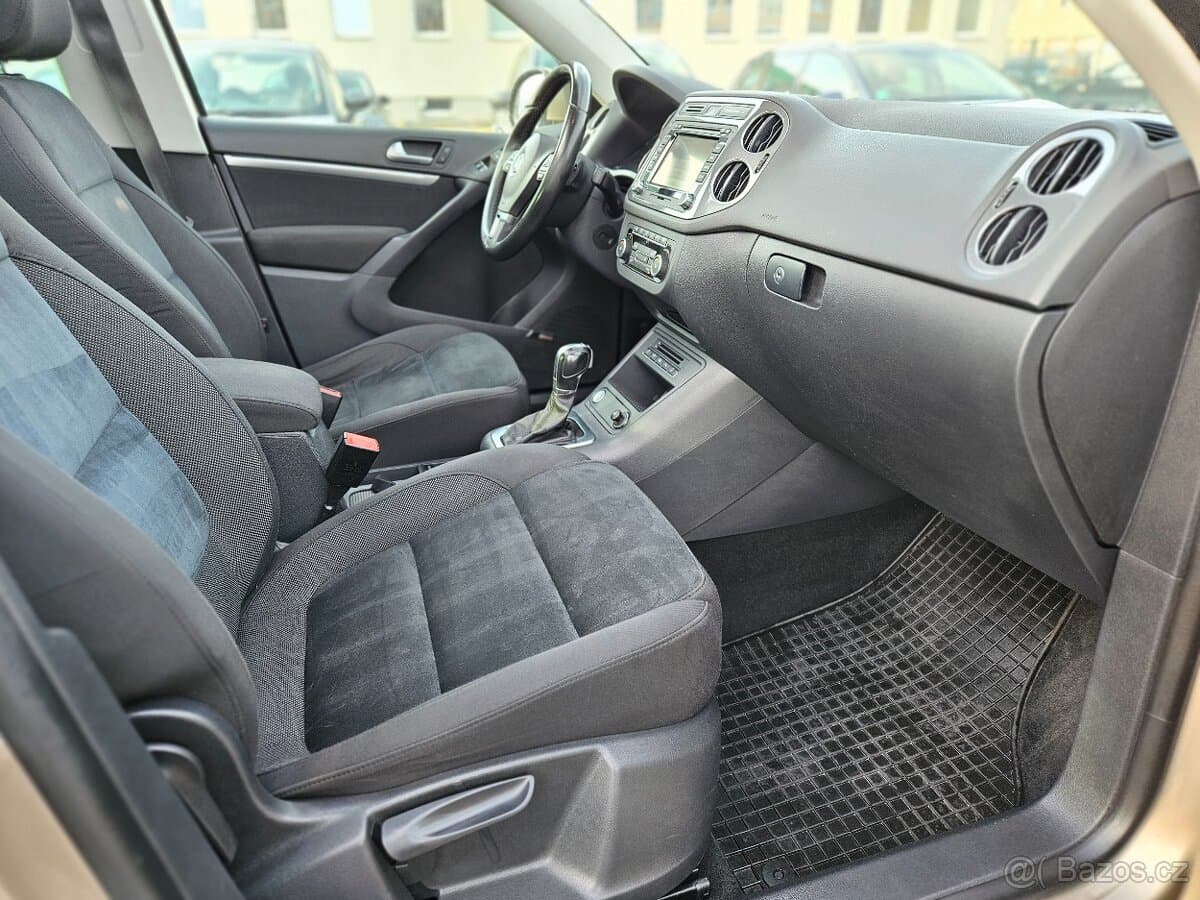 2012 Volkswagen TIGUAN - 11