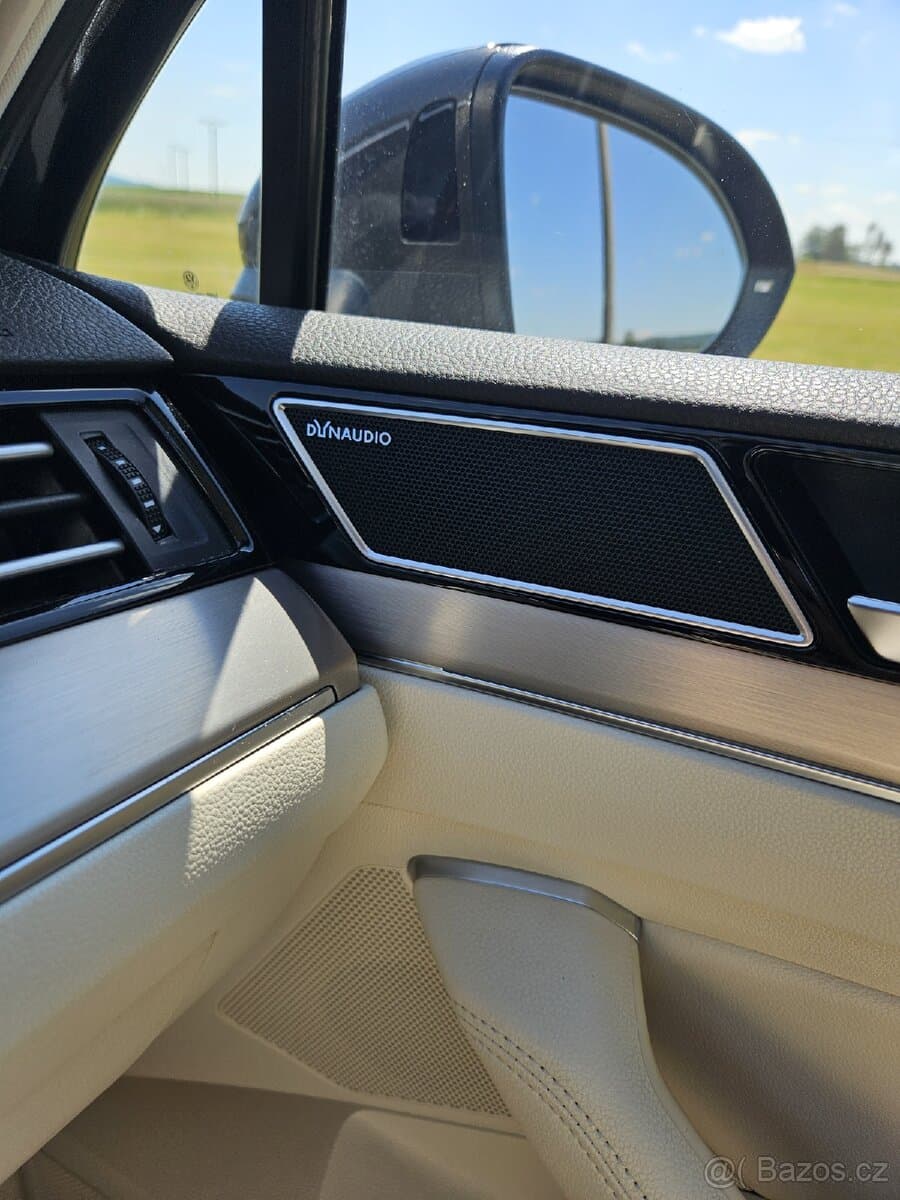 2015 Volkswagen PASSAT - 11