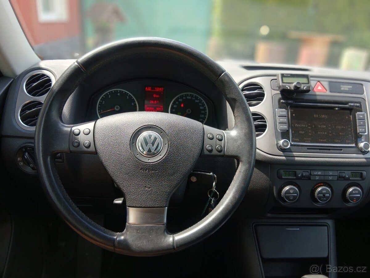 2009 Volkswagen TIGUAN - 11