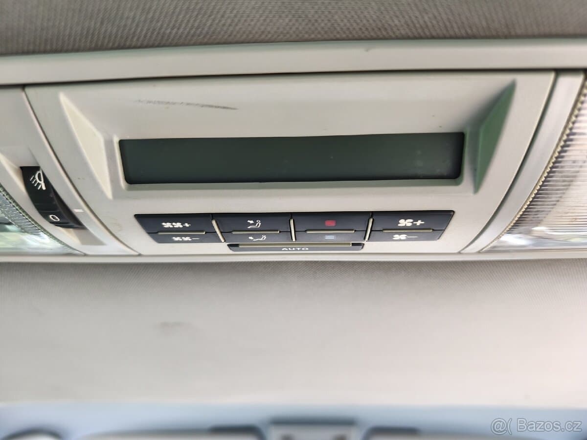 2005 Volkswagen MULTIVAN - 11