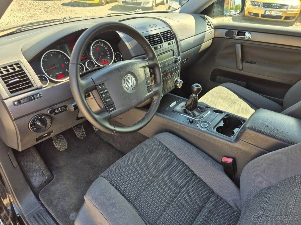 2009 Volkswagen TOUAREG - 11