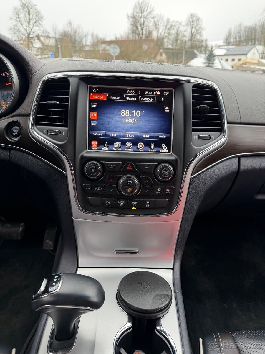 2015 Jeep CHEROKEE - 11