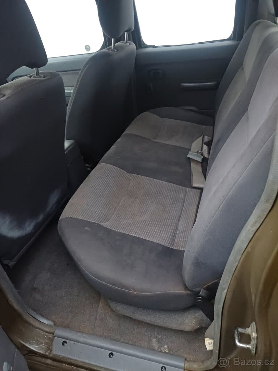 2005 Nissan NAVARA - 11