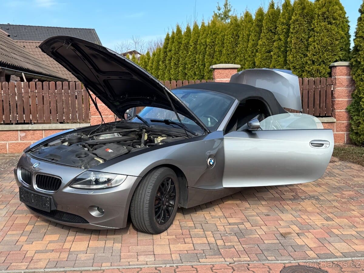 2005 BMW Z4 - 11