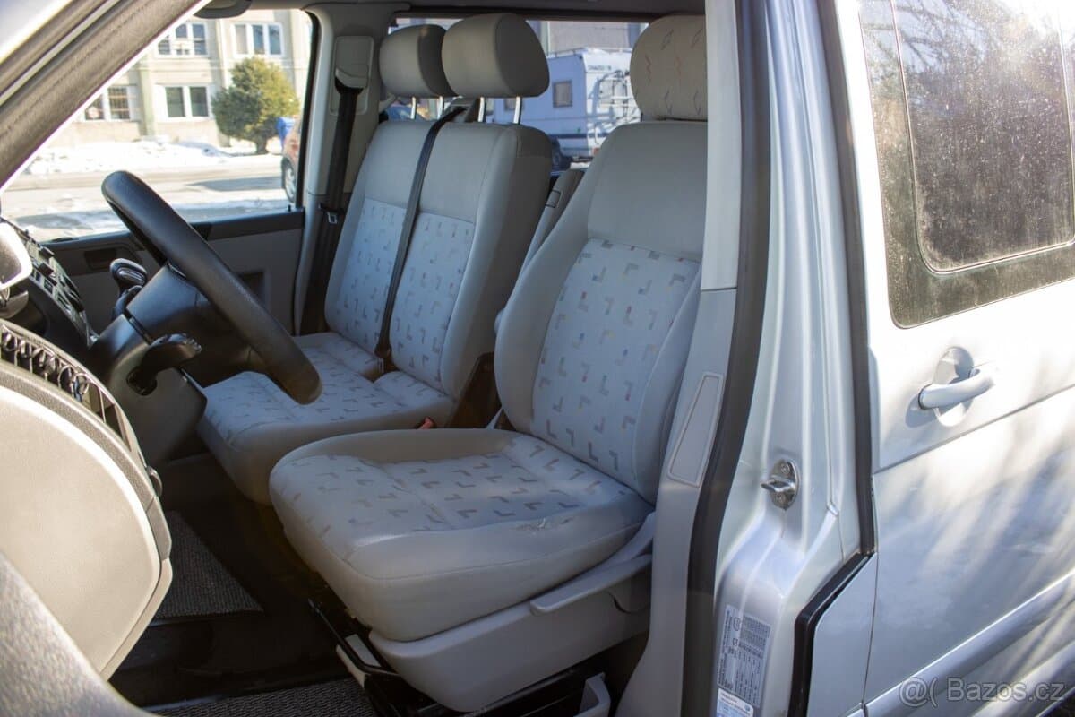 2008 Volkswagen CARAVELLE - 11