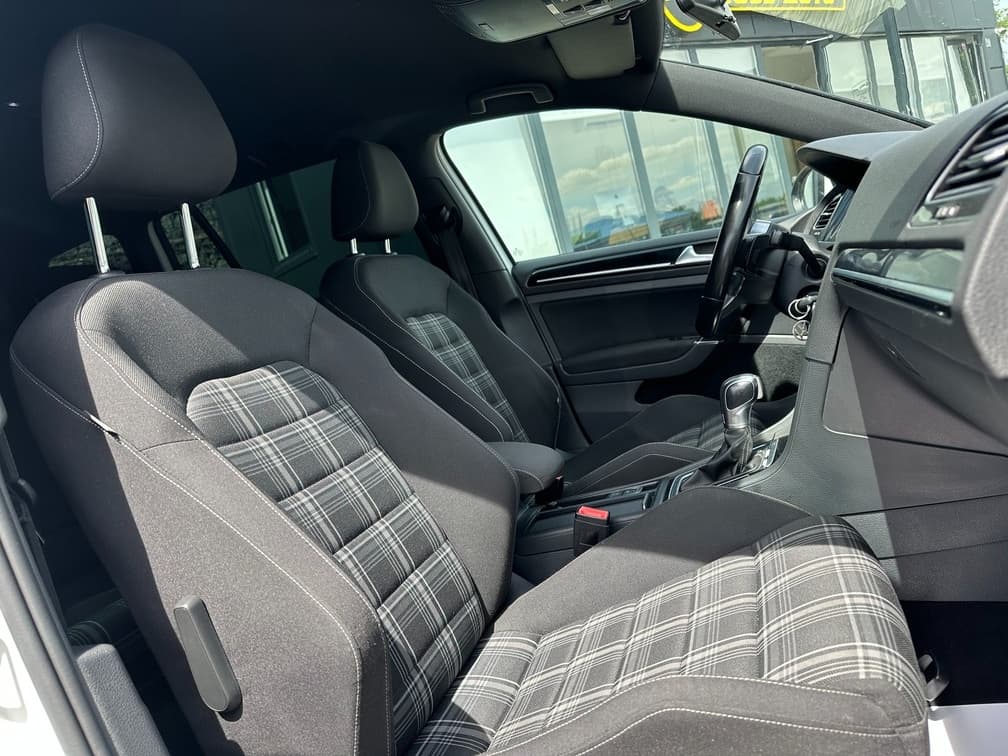2016 Volkswagen GOLF - 11