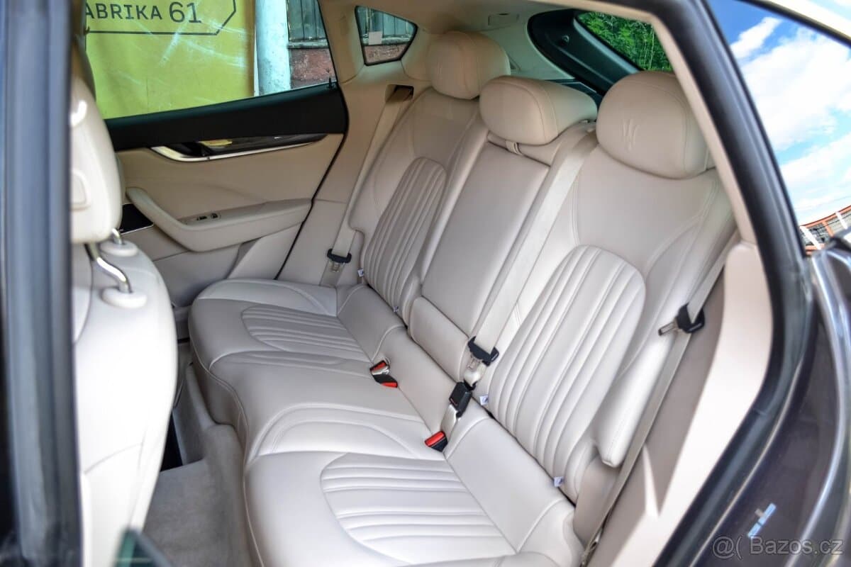 2017 Maserati LEVANTE - 11