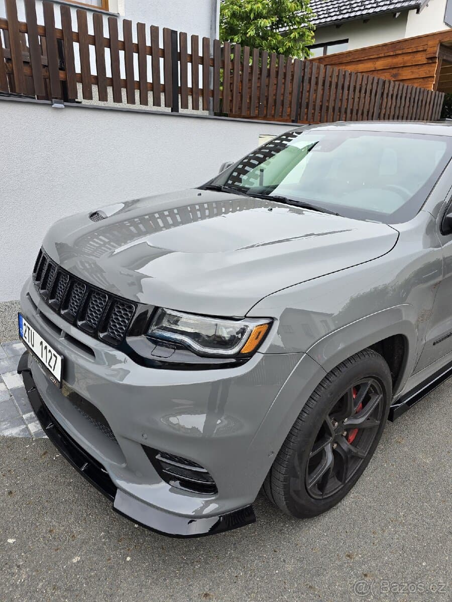 2020 Jeep CHEROKEE - 11