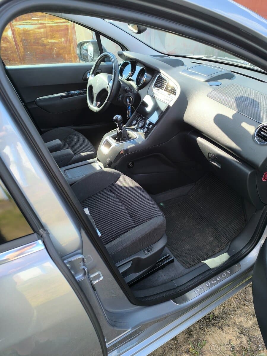2016 Peugeot 5008 - 11