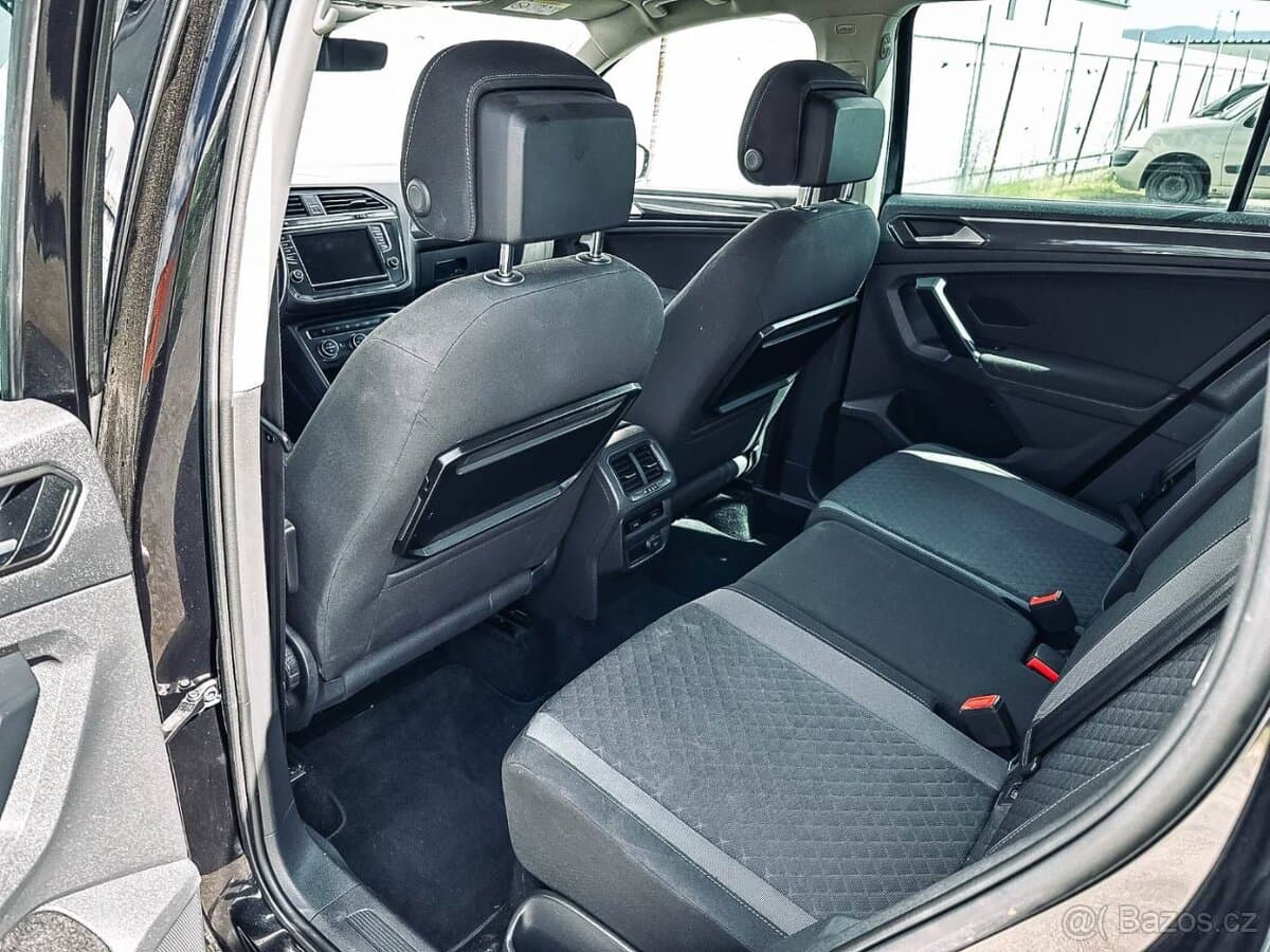 2016 Volkswagen TIGUAN - 11
