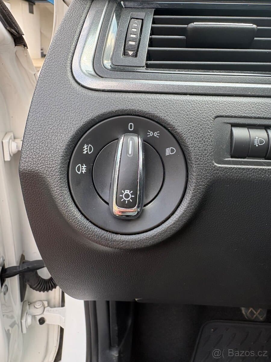 2014 Škoda RAPID - 11