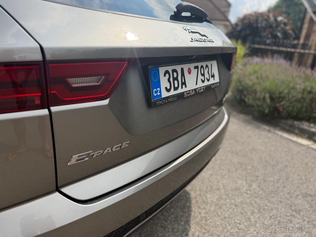 2018 Jaguar E-PACE - 11