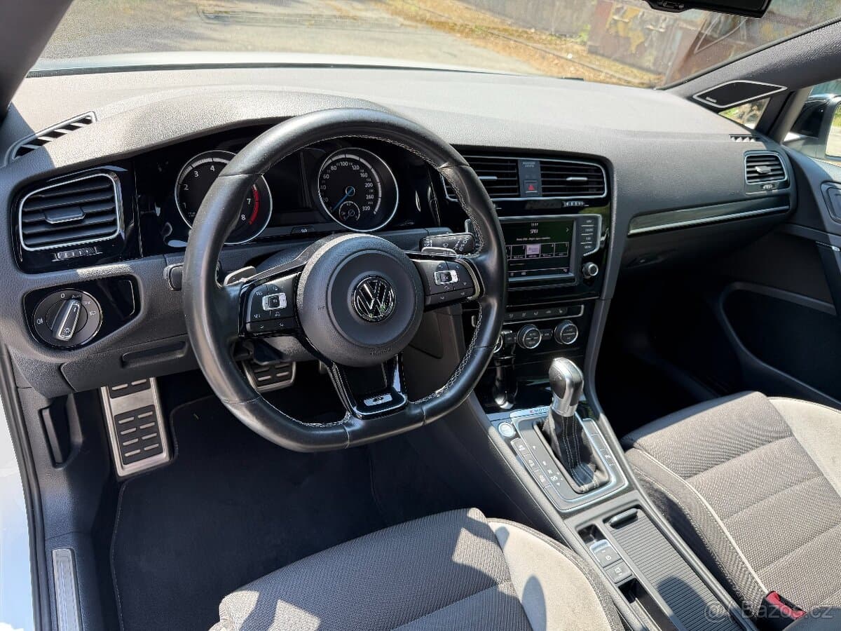 2016 Volkswagen GOLF - 11