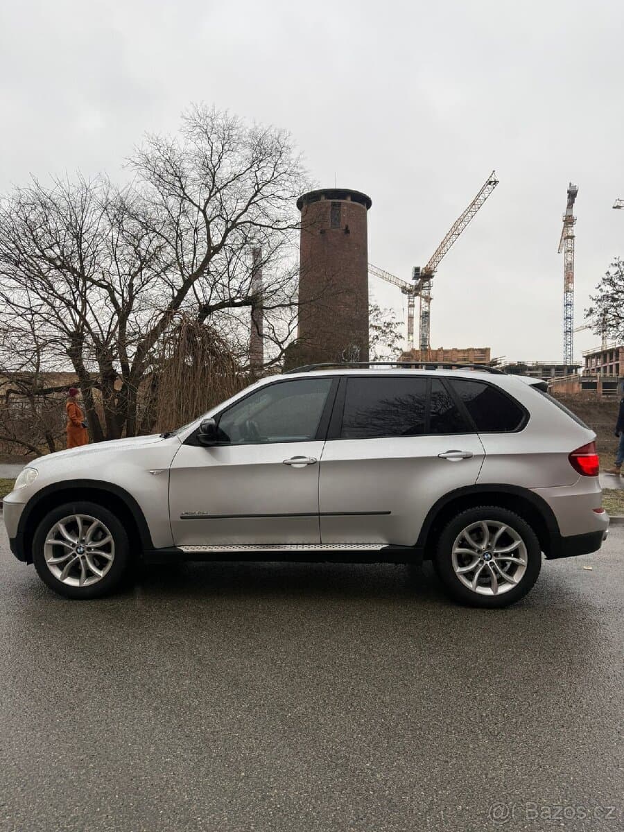 2010 BMW X5 - 11