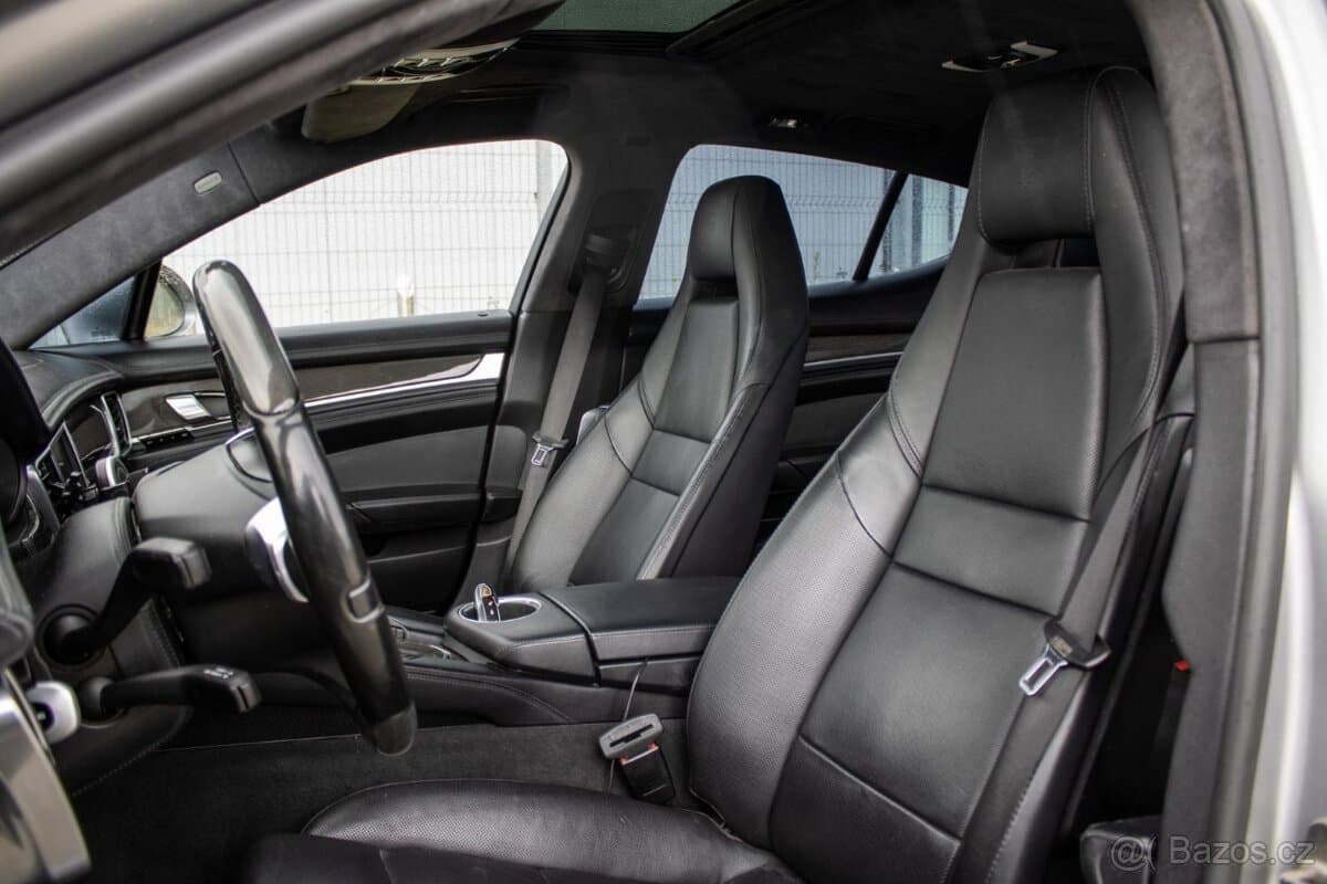 2010 Porsche PANAMERA - 11