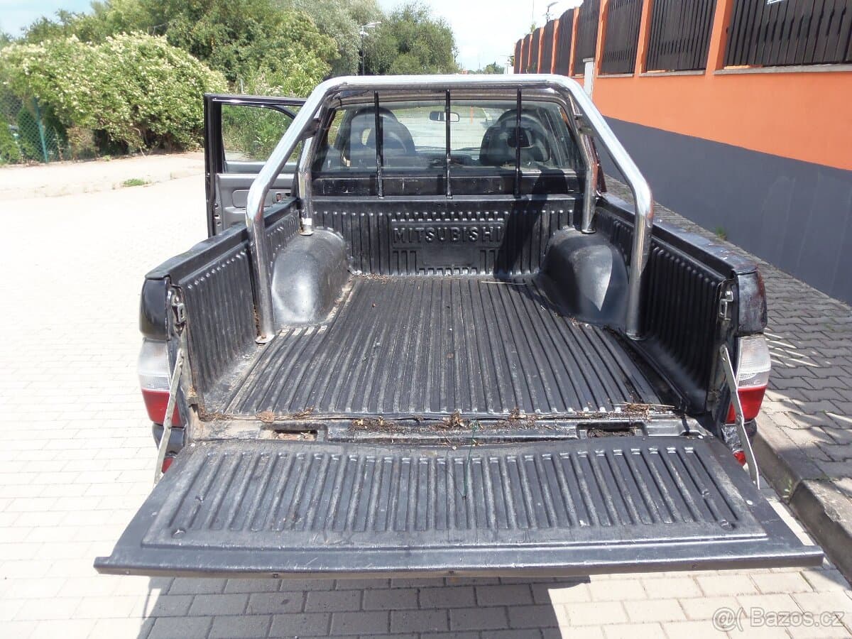 2002 Mitsubishi L200 - 11
