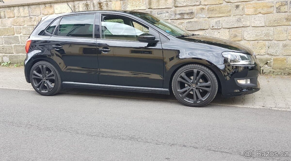2016 Volkswagen POLO - 11