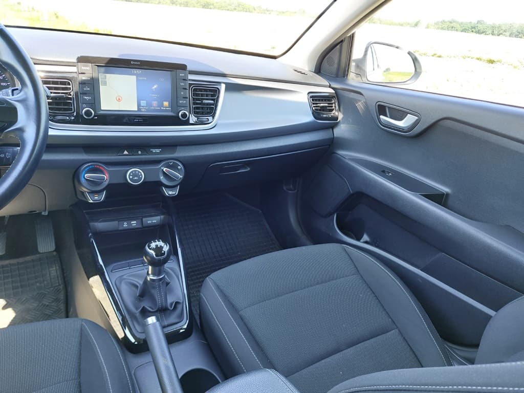 2018 Kia RIO - 11