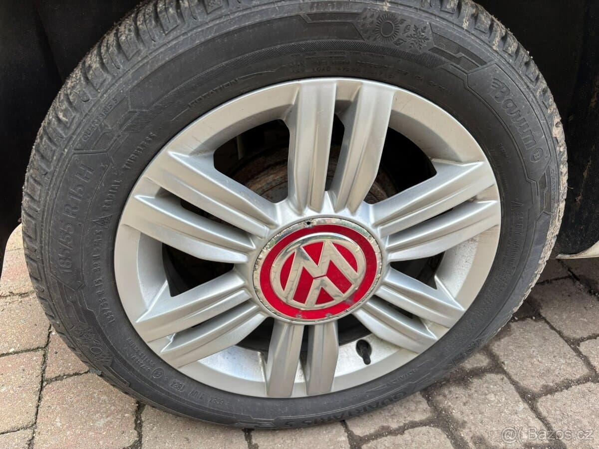 2017 Volkswagen UP! - 11