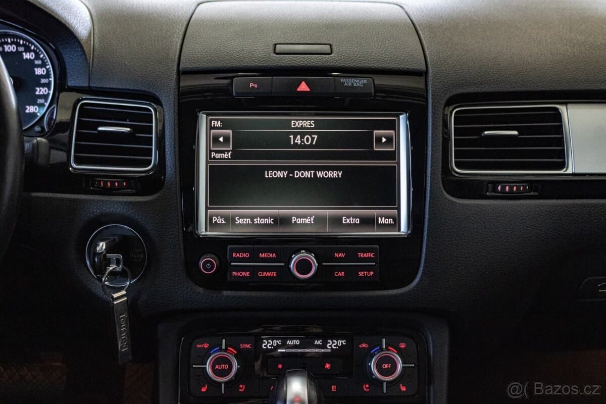 2014 Volkswagen TOUAREG - 11