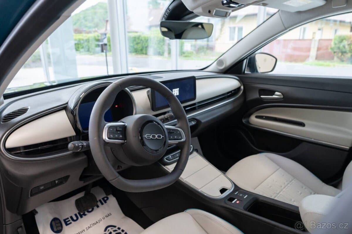 2024 Fiat 600 - 11