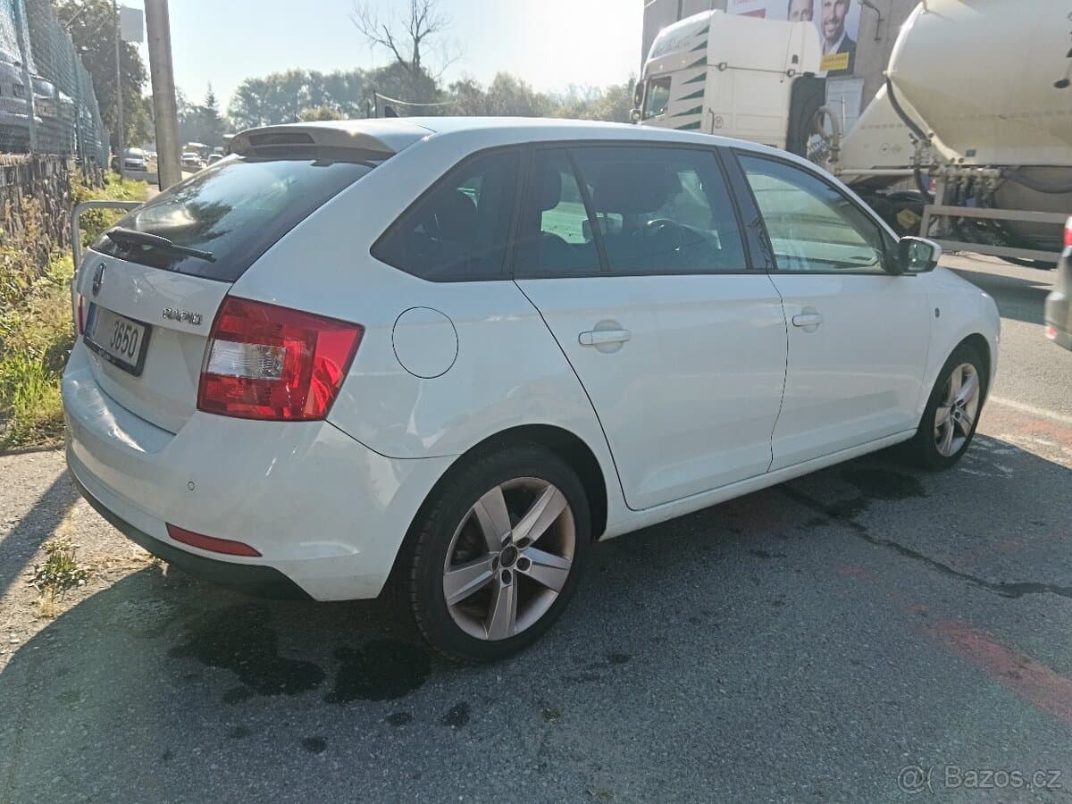 2015 Škoda RAPID - 11
