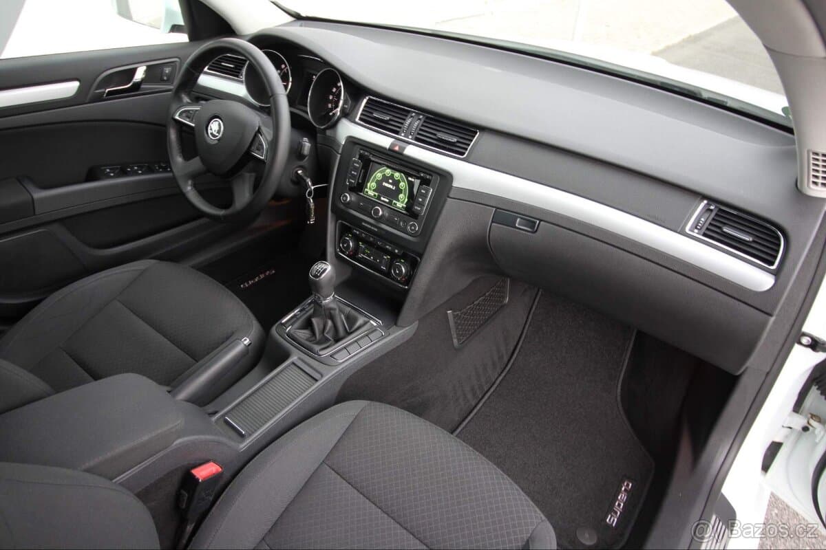 2015 Škoda SUPERB - 11