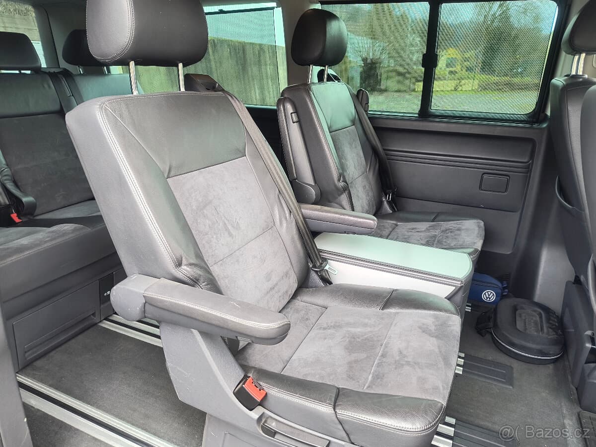 2013 Volkswagen MULTIVAN - 11