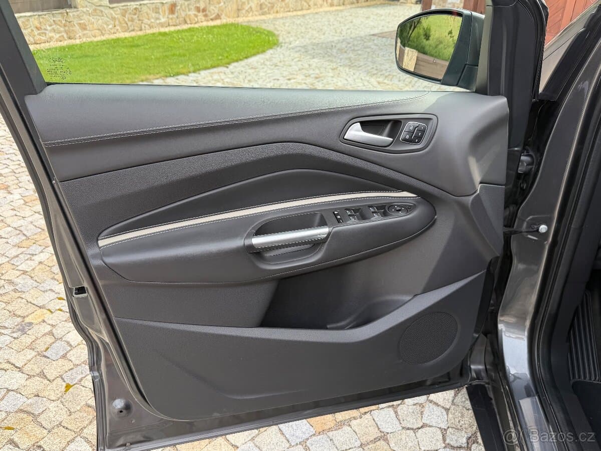 2018 Ford KUGA - 11