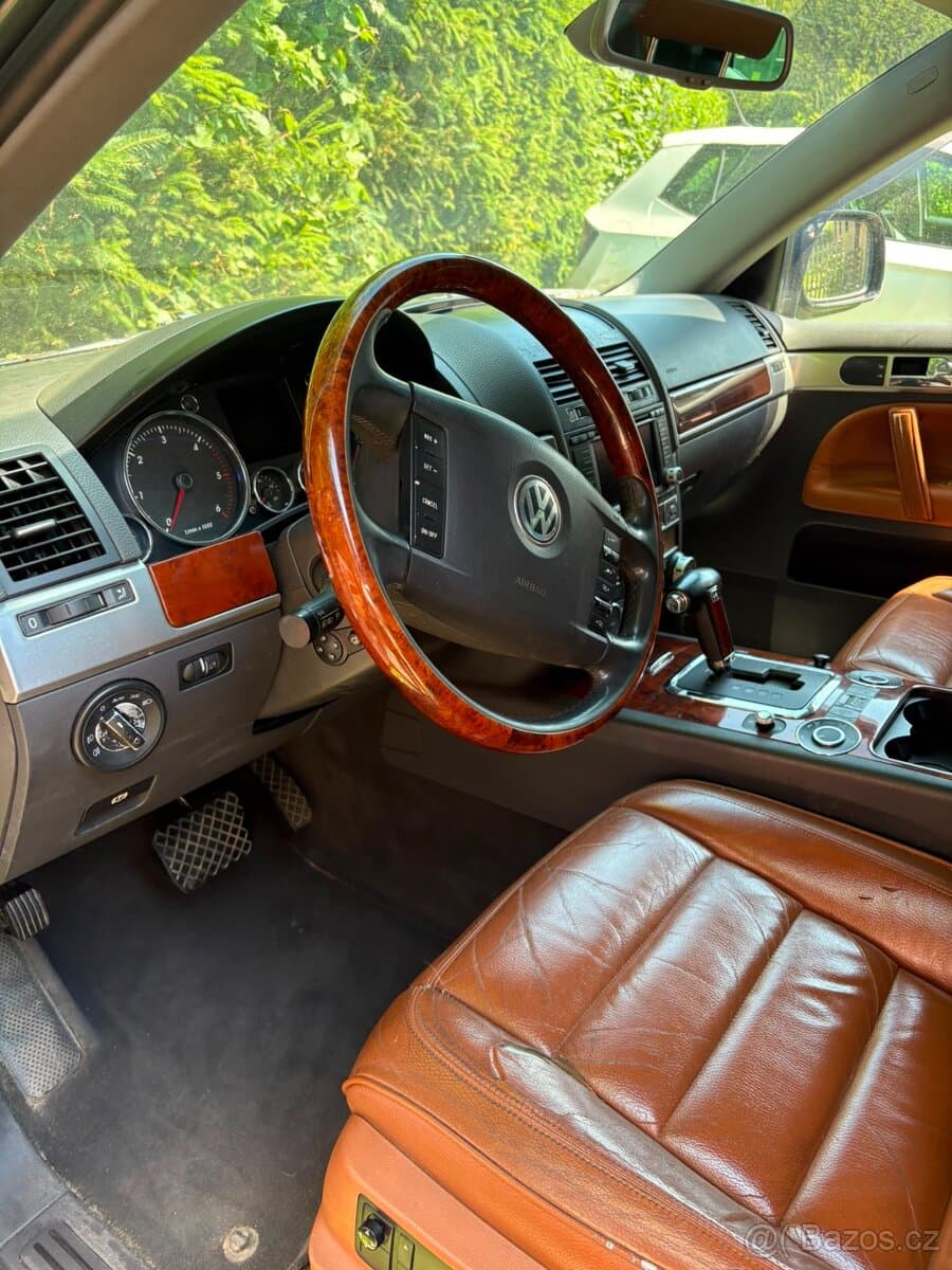 2005 Volkswagen TOUAREG - 11