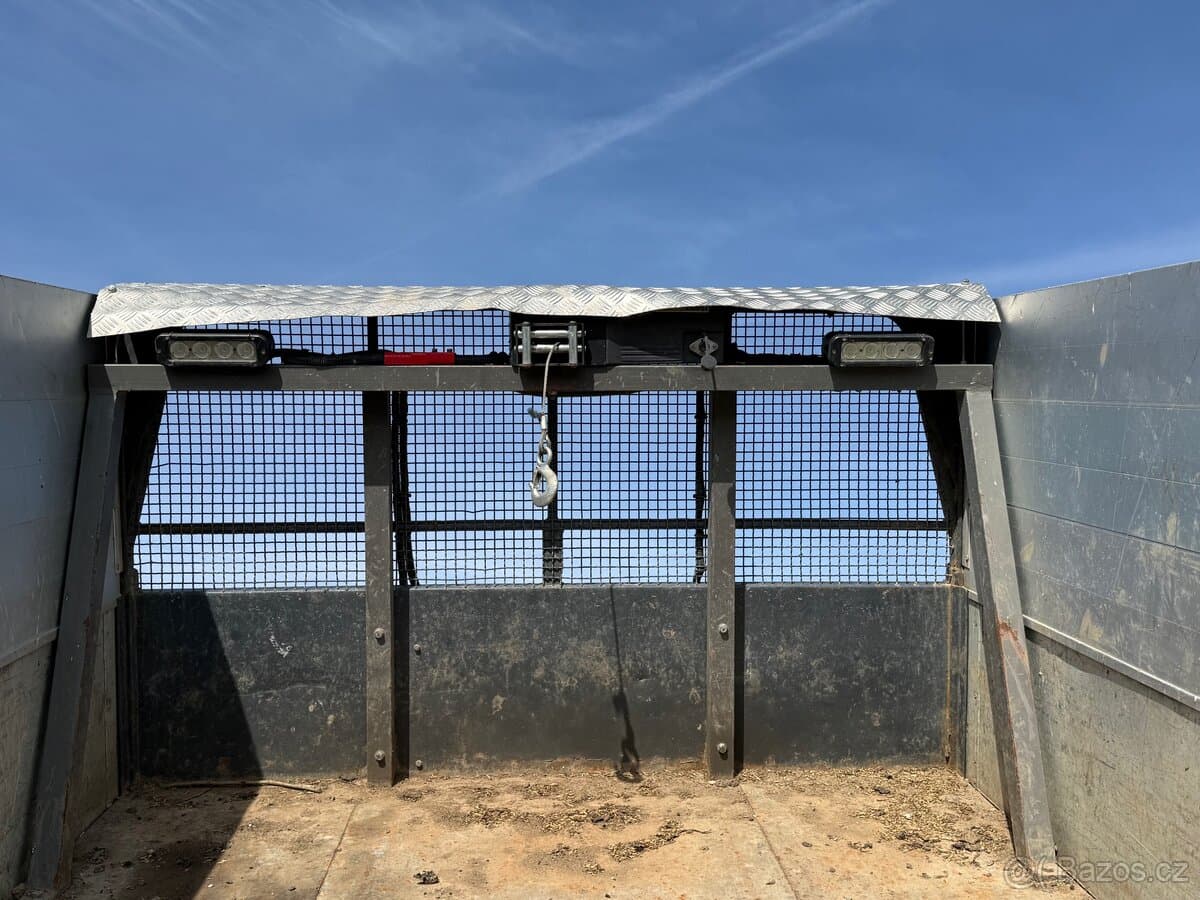 2002 Land Rover DEFENDER - 11