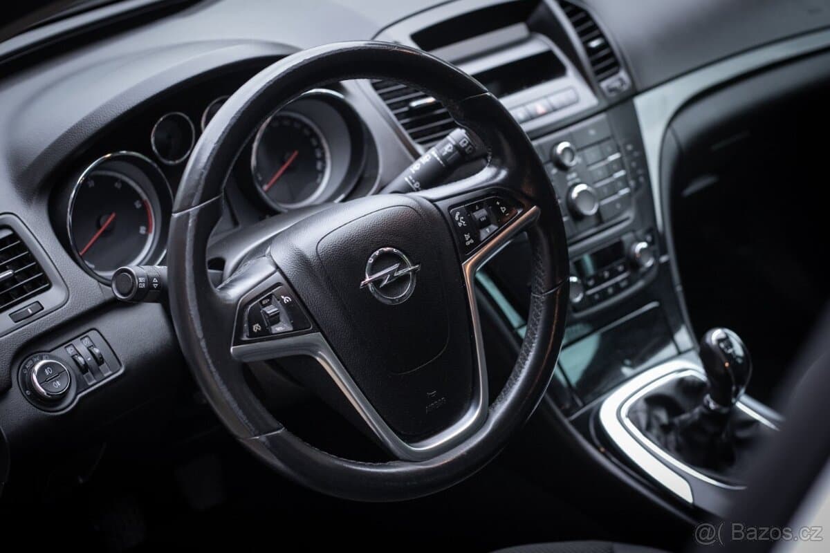 2012 Opel INSIGNIA - 11