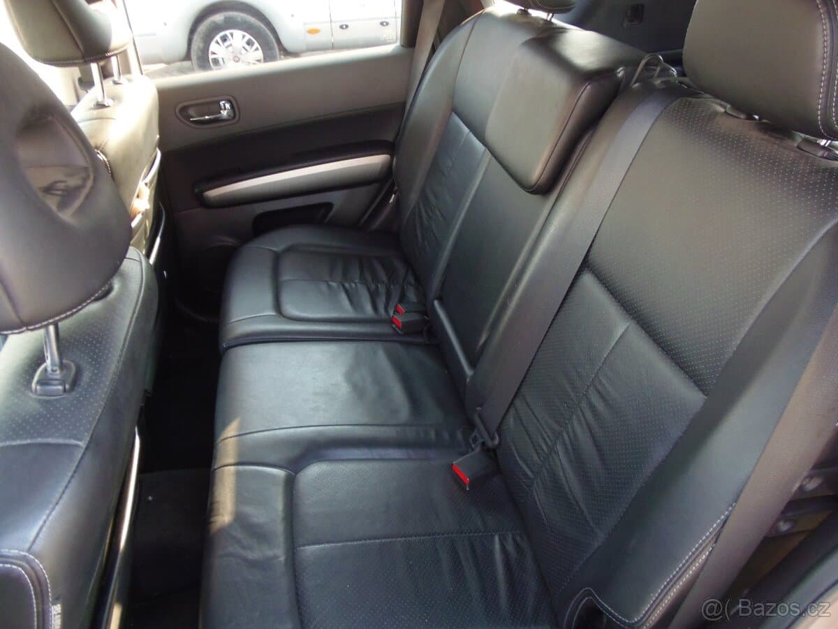 2010 Nissan X-TRAIL - 11