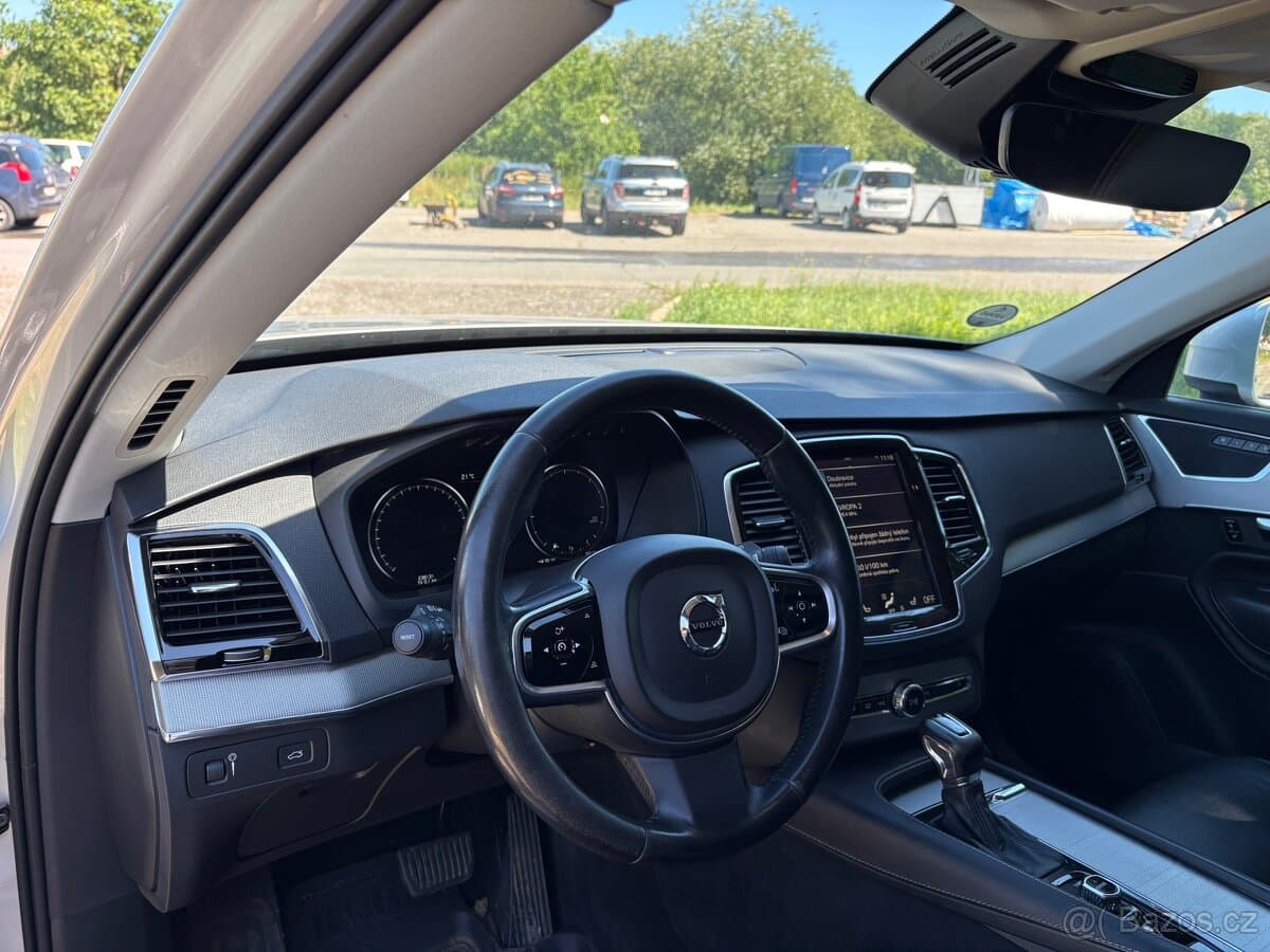 Volvo XC90 - 11