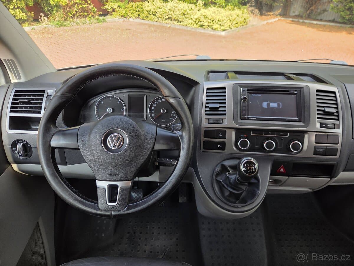 2011 Volkswagen TRANSPORTER - 11
