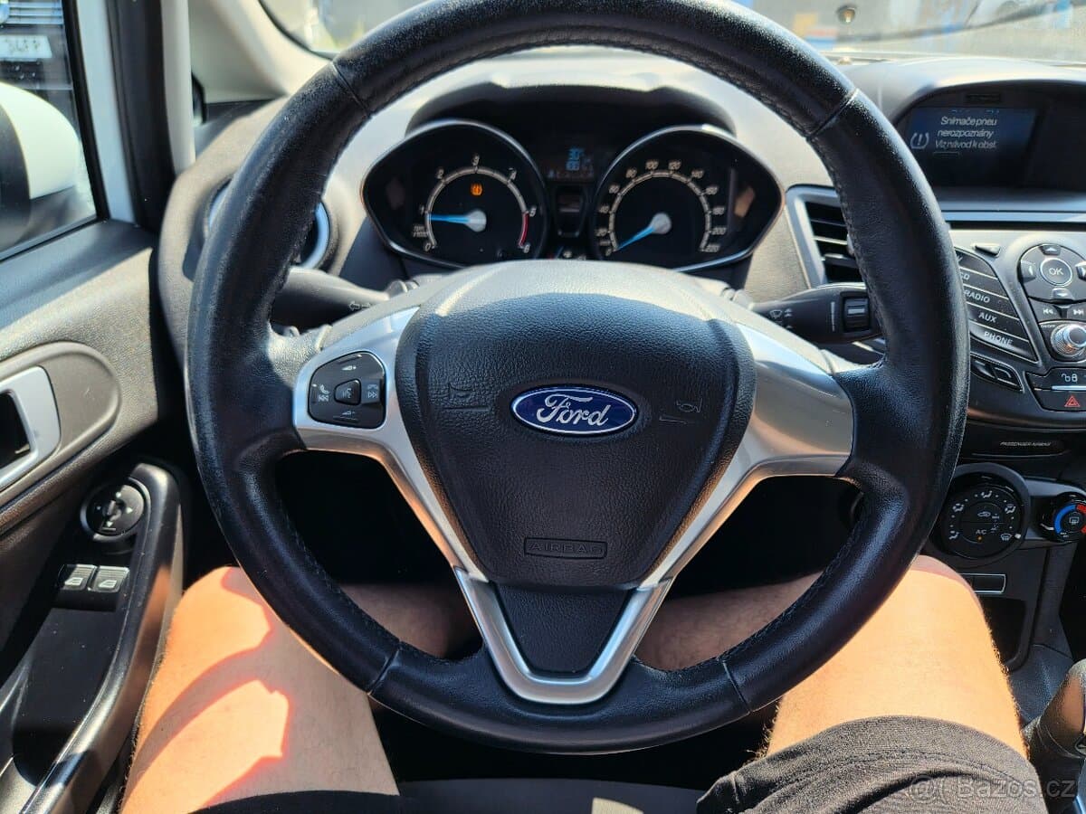 2015 Ford FIESTA - 11