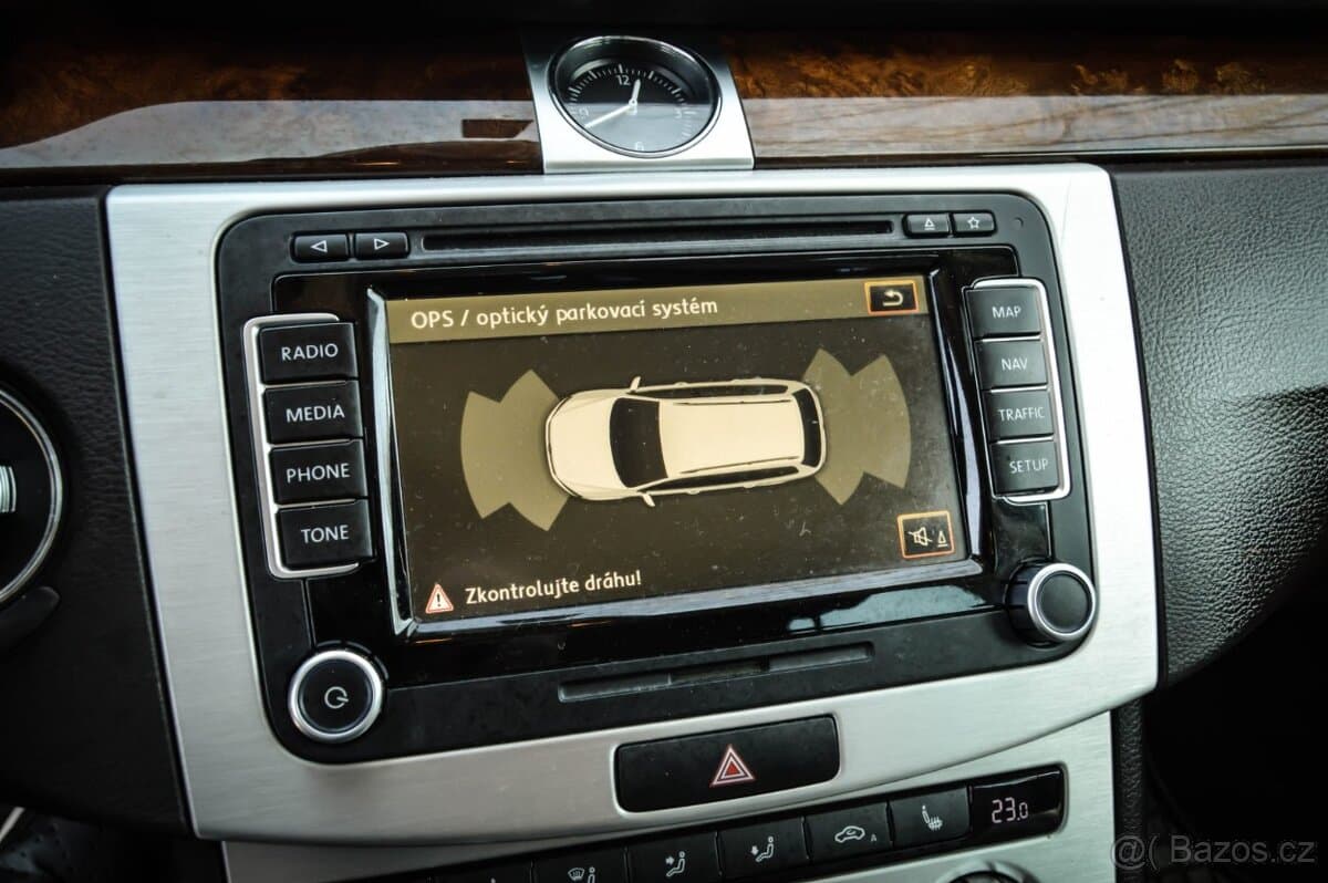 2014 Volkswagen PASSAT - 11
