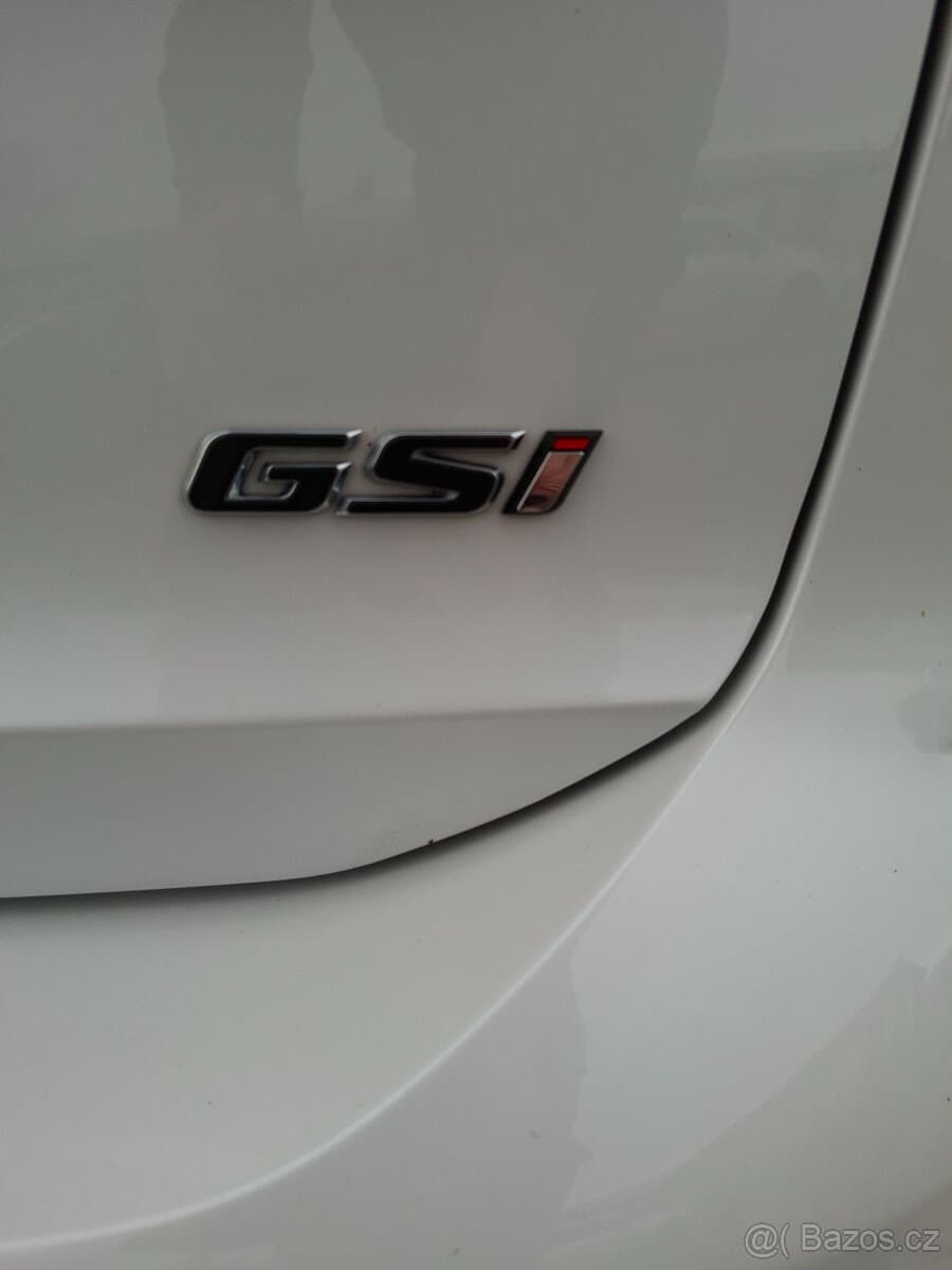 2020 Opel INSIGNIA - 11