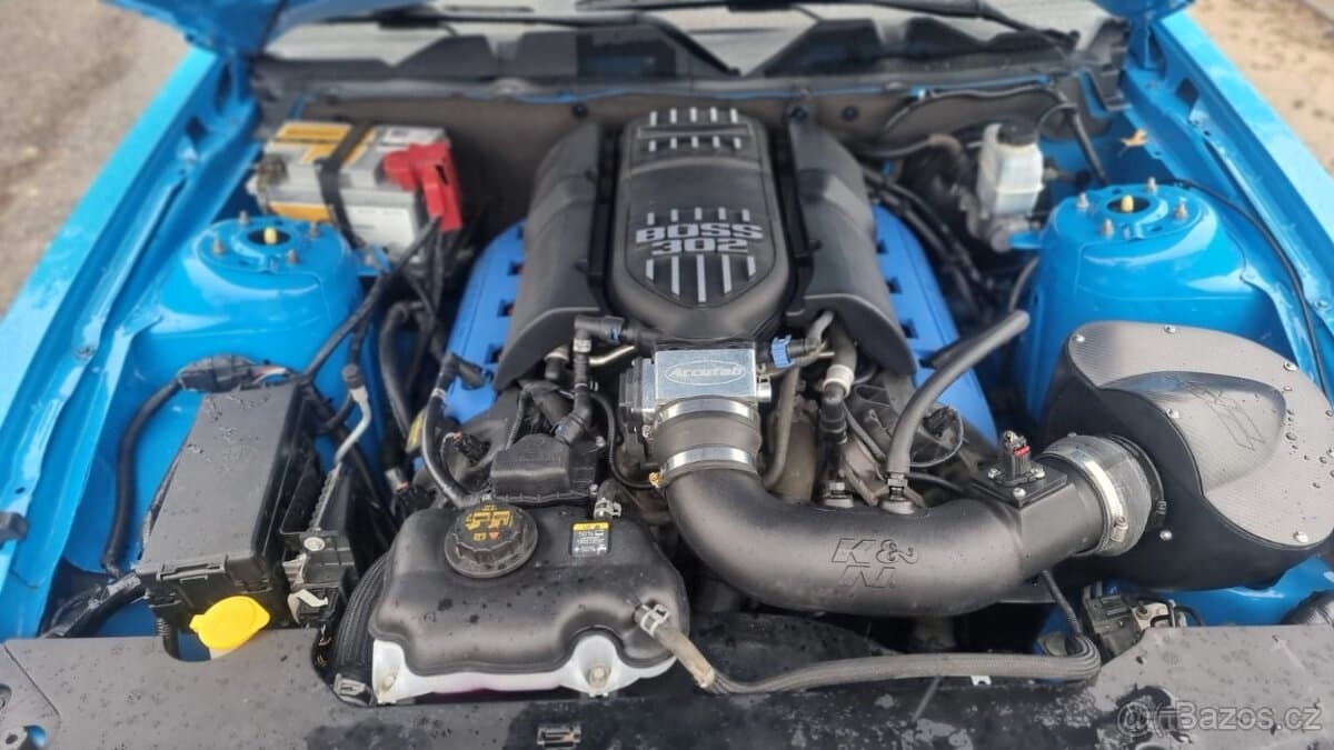 2013 Ford MUSTANG - 11