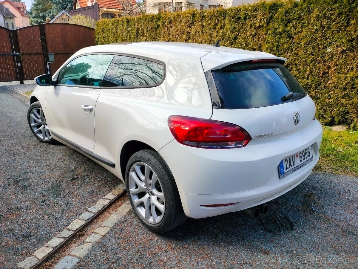 2010 Volkswagen SCIROCCO - 11