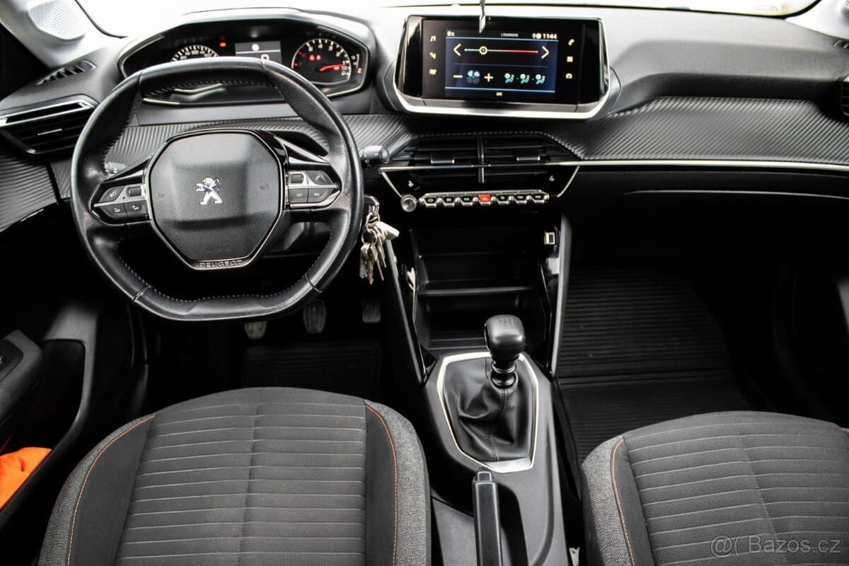 2020 Peugeot 208 - 11