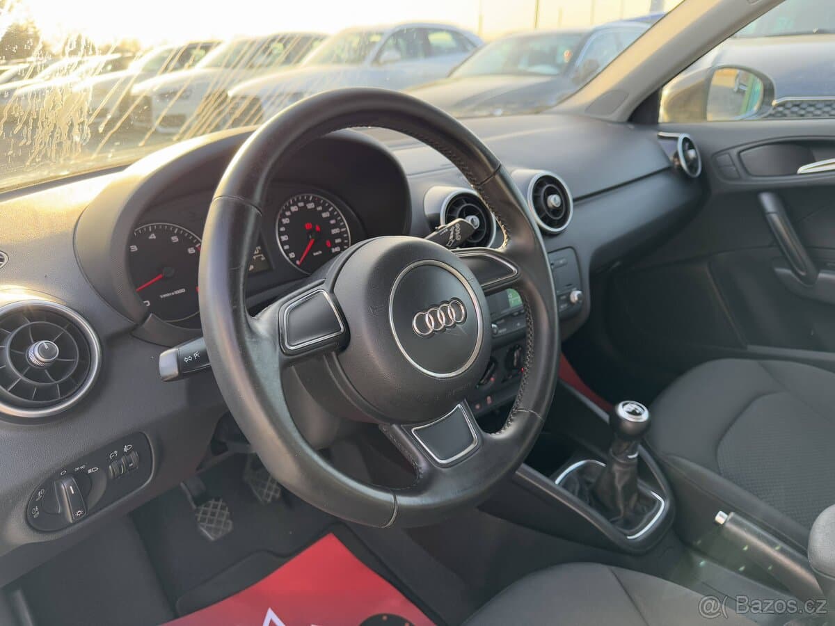 2011 Audi A1 - 11
