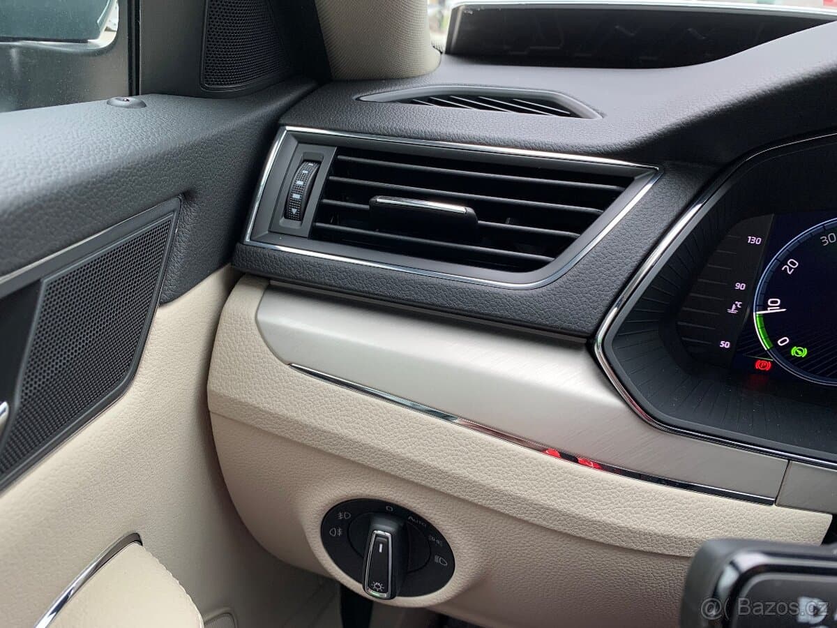2023 Škoda SUPERB - 11
