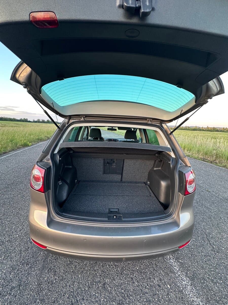 2011 Volkswagen GOLF - 11