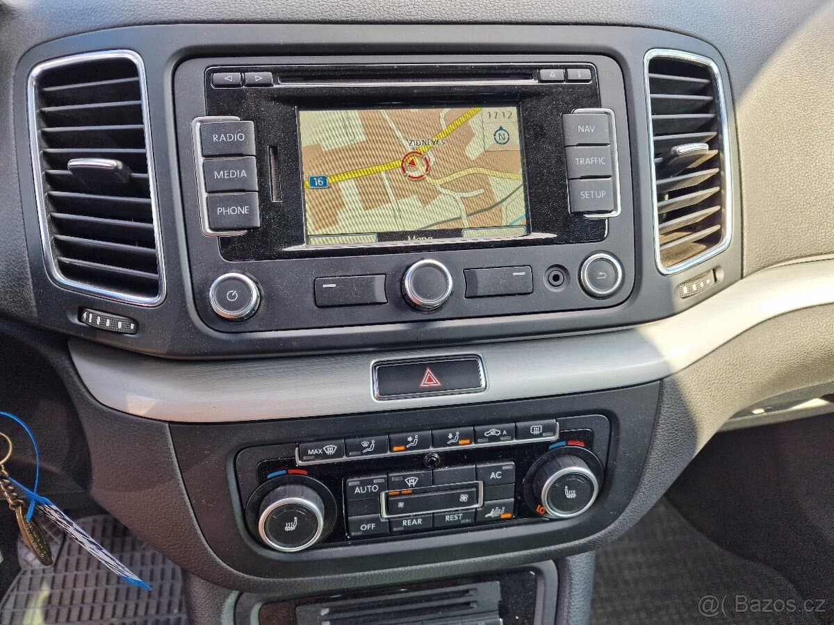2012 Volkswagen SHARAN - 11