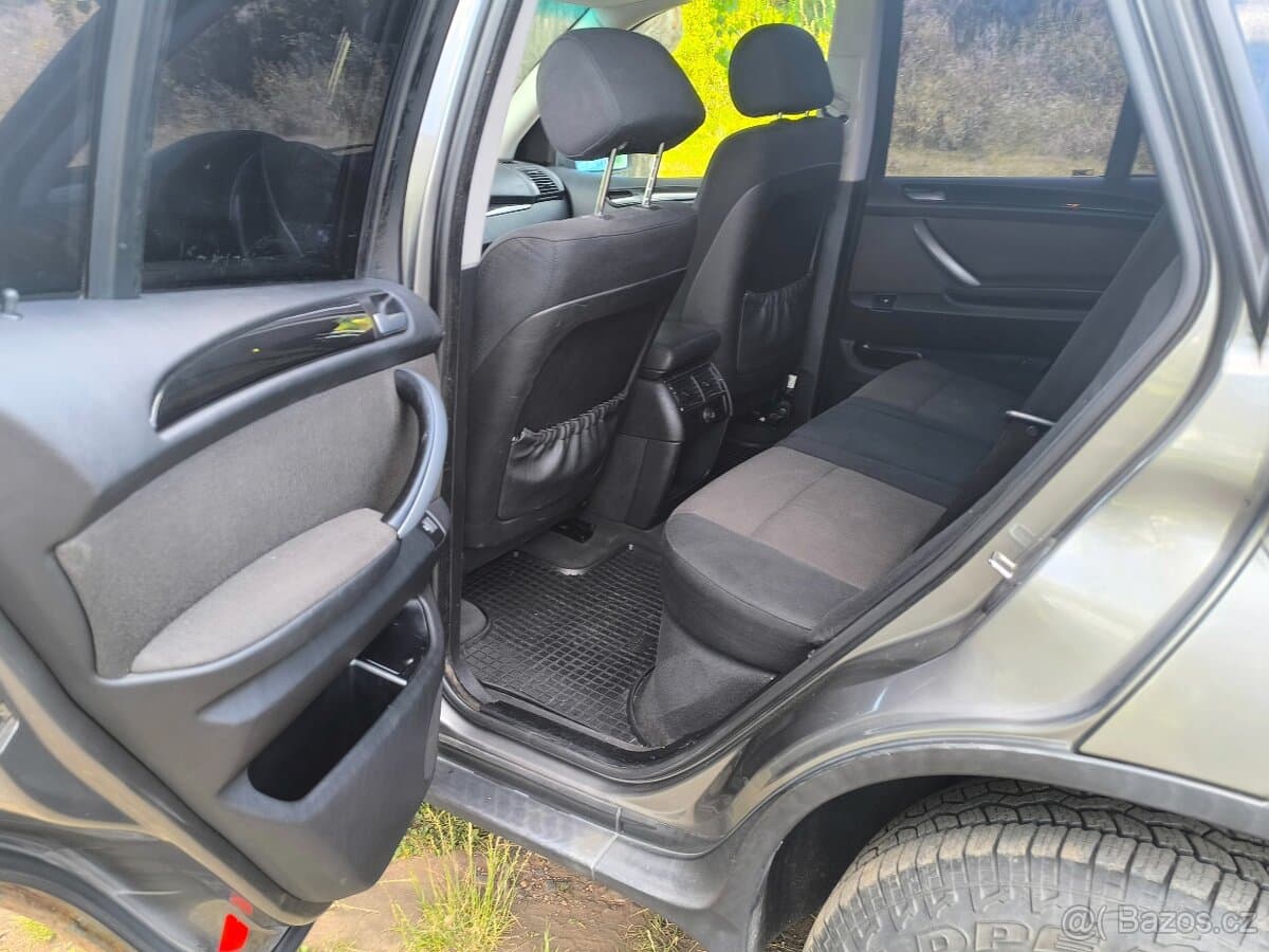 2005 BMW X5 - 11