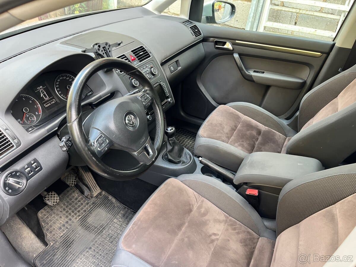 2011 Volkswagen TOURAN - 11