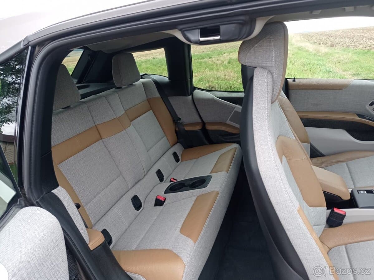 2017 BMW i3 - 11