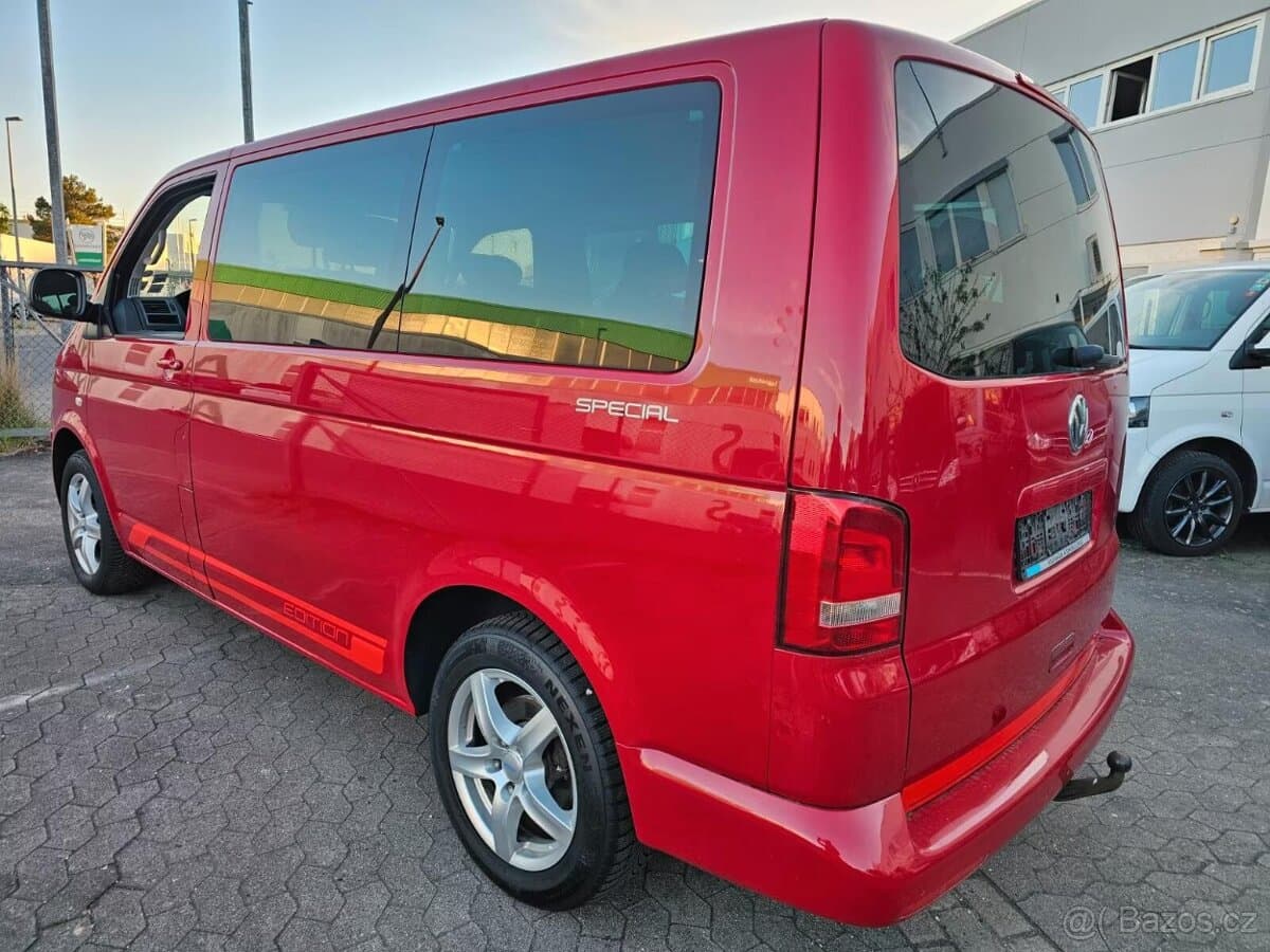 2012 Volkswagen MULTIVAN - 11